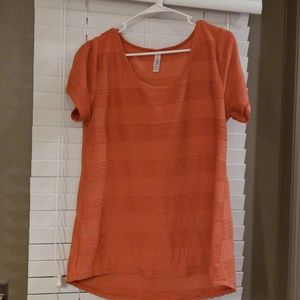 Lularoe classic tee L